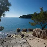 Olive Eden * Milna (Brac)